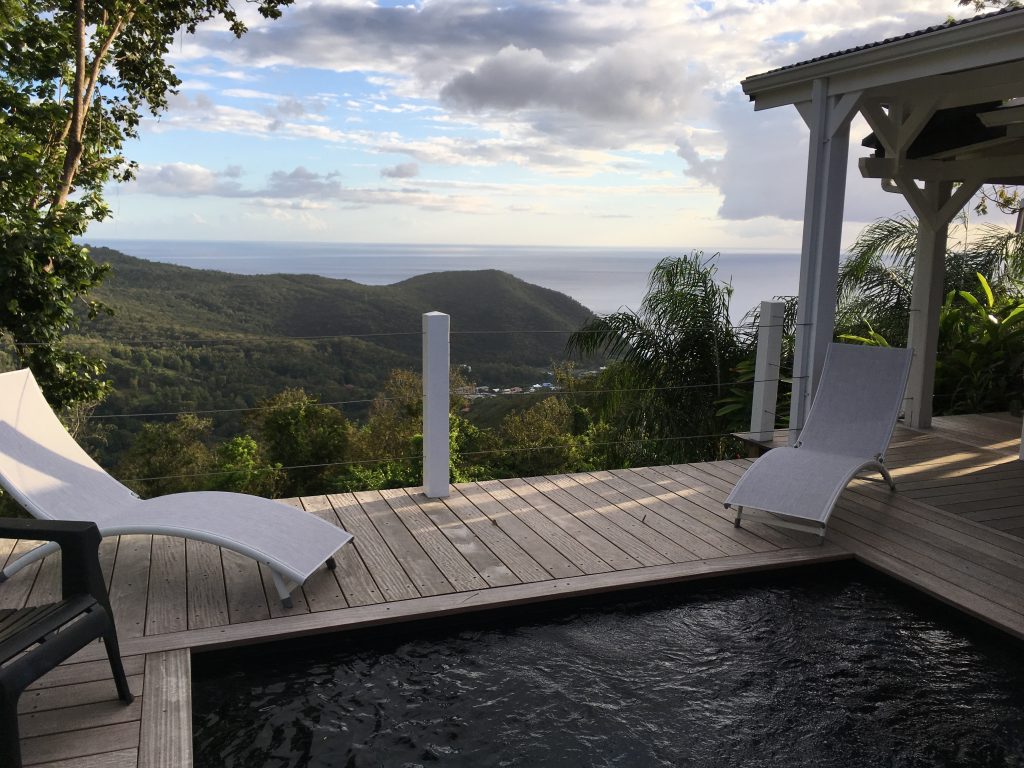 Casa de alquiler con piscina privada y vistas al mar en Guadalupe